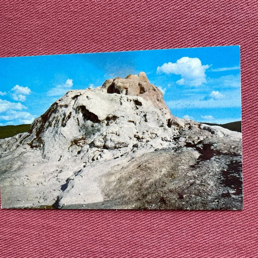 Lot of 7 Vintage Postcards Yellowstone National Park Unused